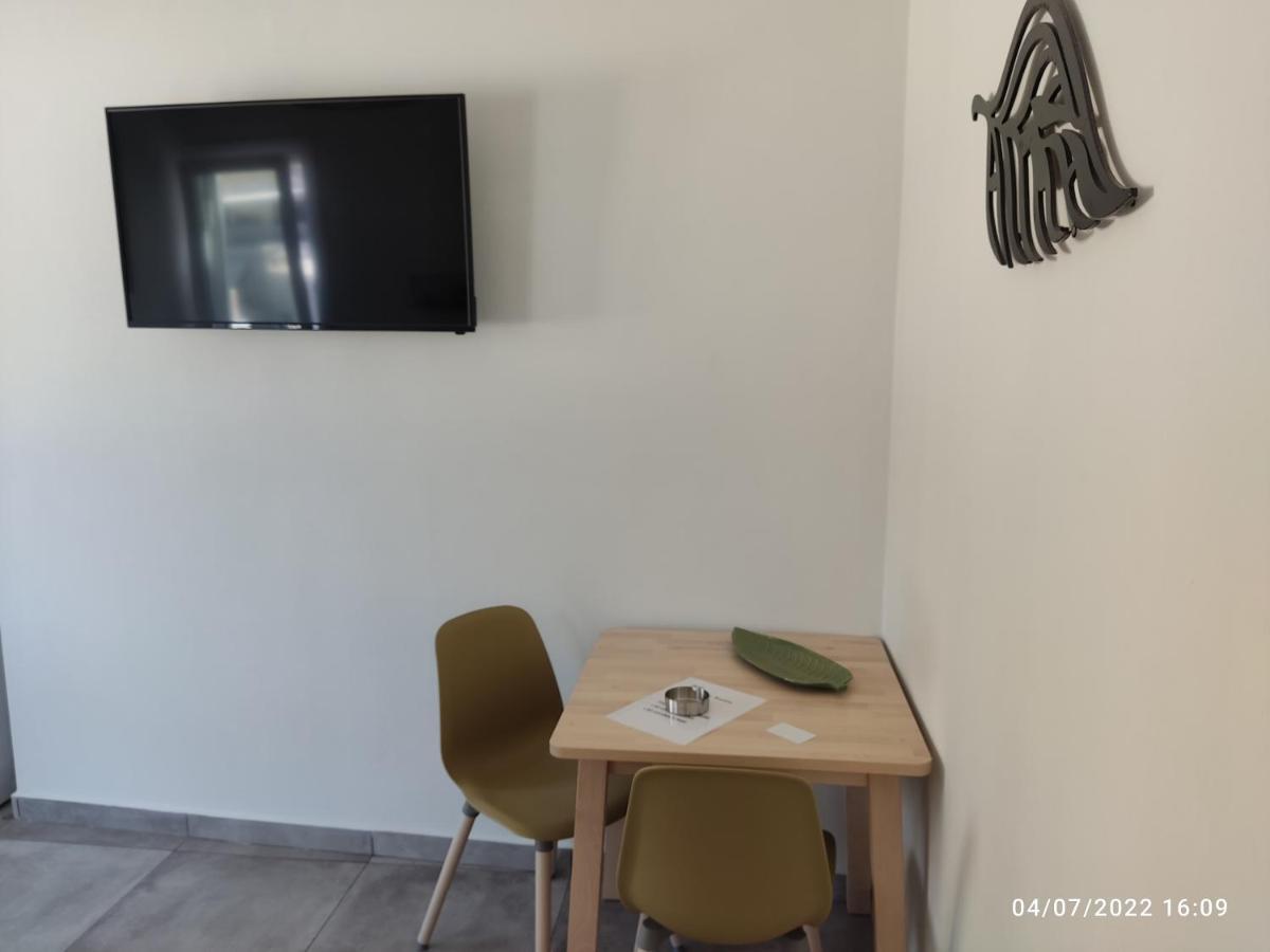 Smyrnis Apartments Ermoupoli Dış mekan fotoğraf